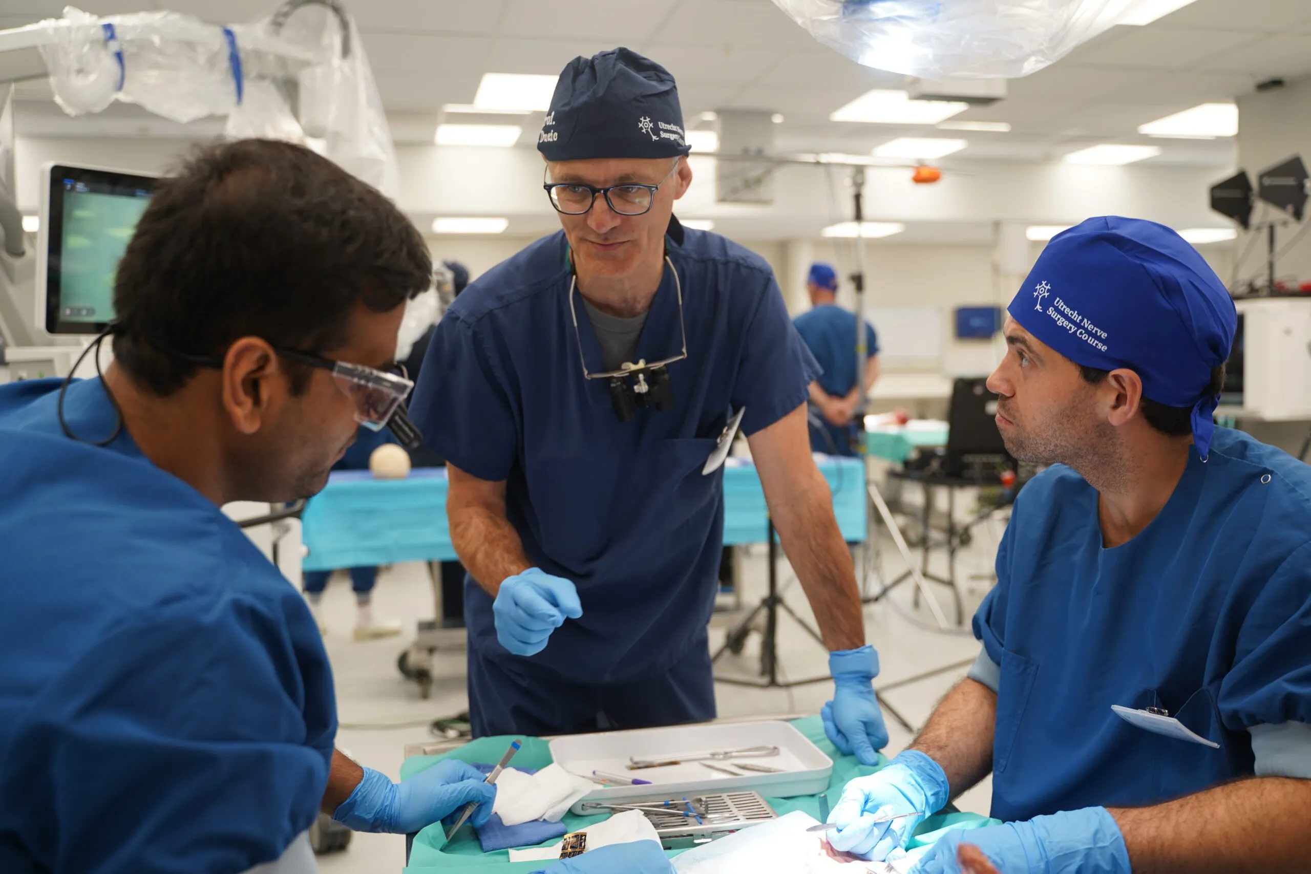 Participants and faculty during the dissection sessions