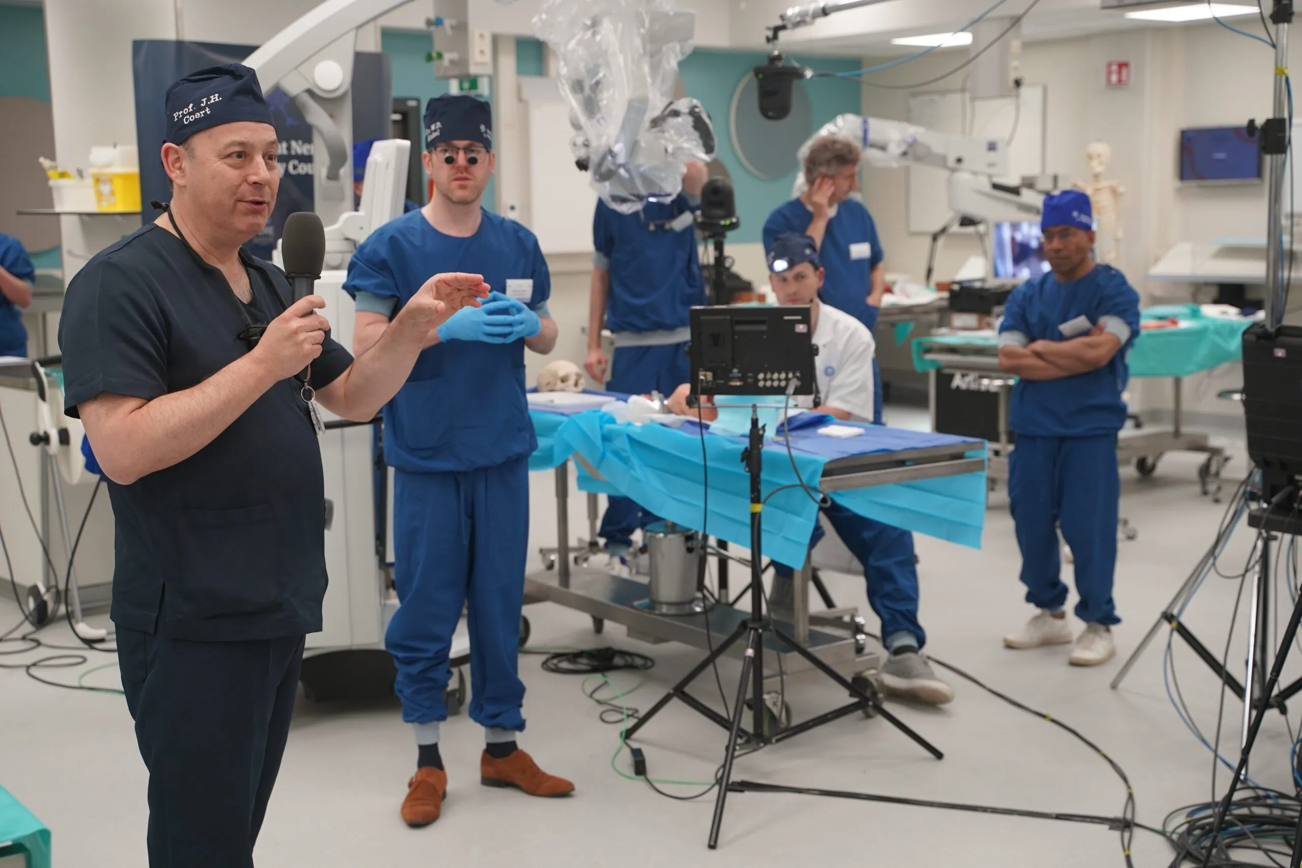 Participants and faculty during the dissection sessions